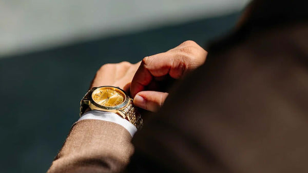 The Essence of Time: Unlocking the Beauty of Manual Wind Watches