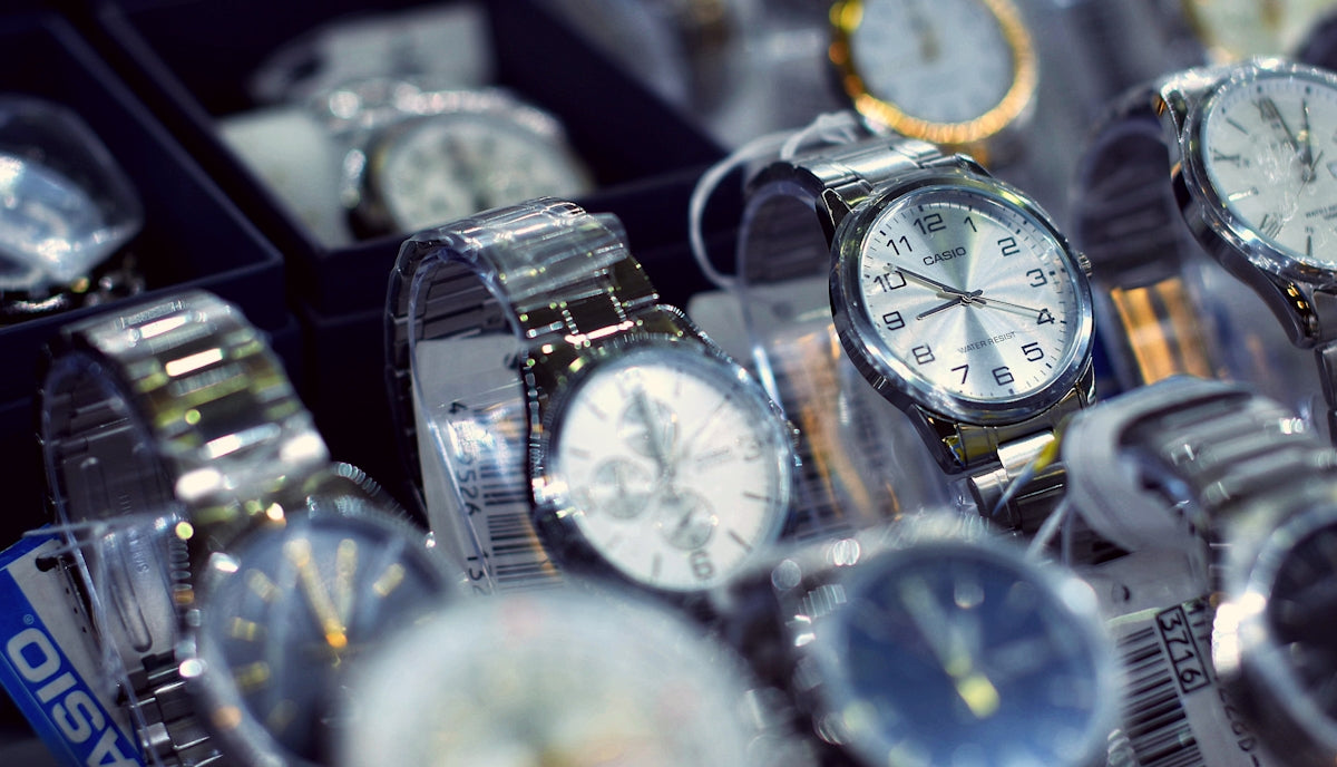 The Pros and Cons of Automatic vs Quartz Watches